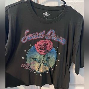 Hollister Cropped Graphic Tee